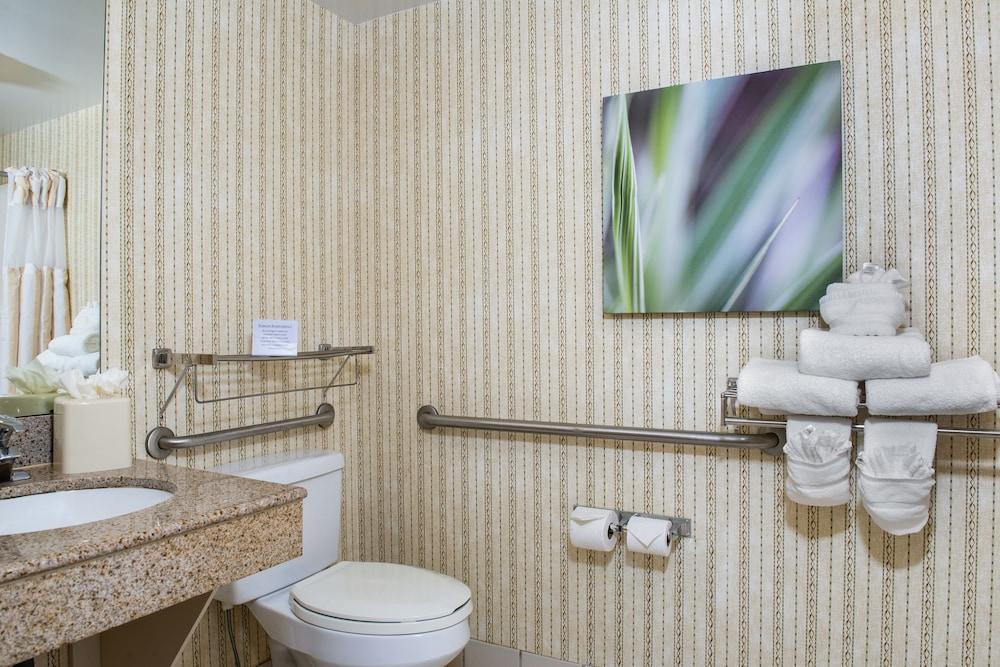 Hilton Garden Charlotte Hotel 3*