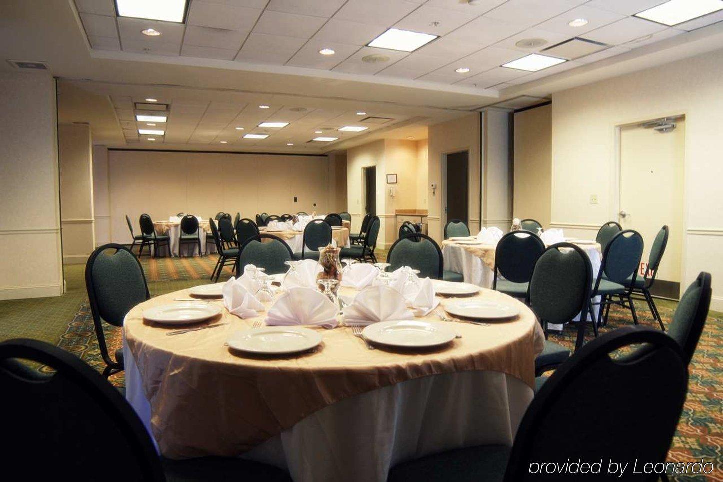 Hilton Garden Charlotte 3*
