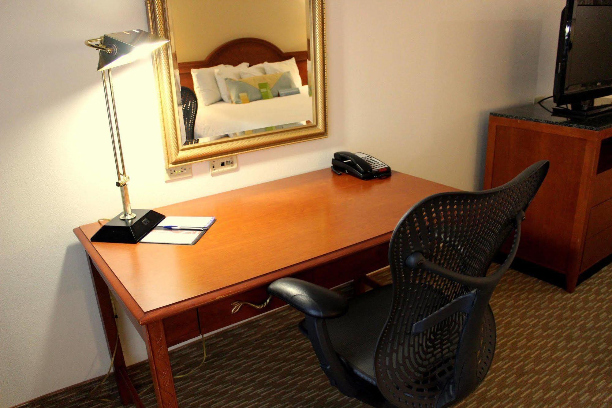 Hilton Garden Charlotte Hotel Pineville